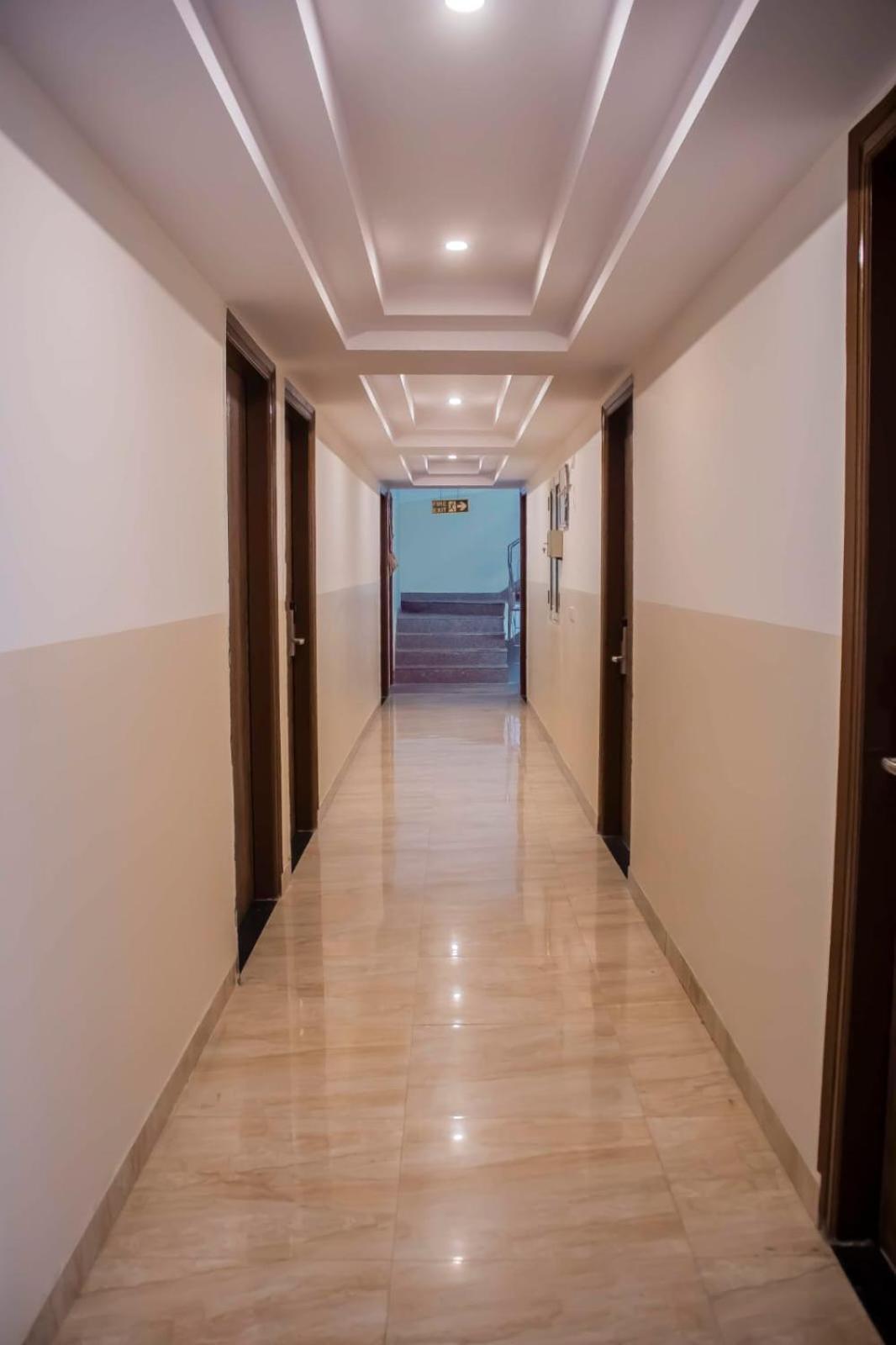 Hotel Airport City Нью-Делі Екстер'єр фото