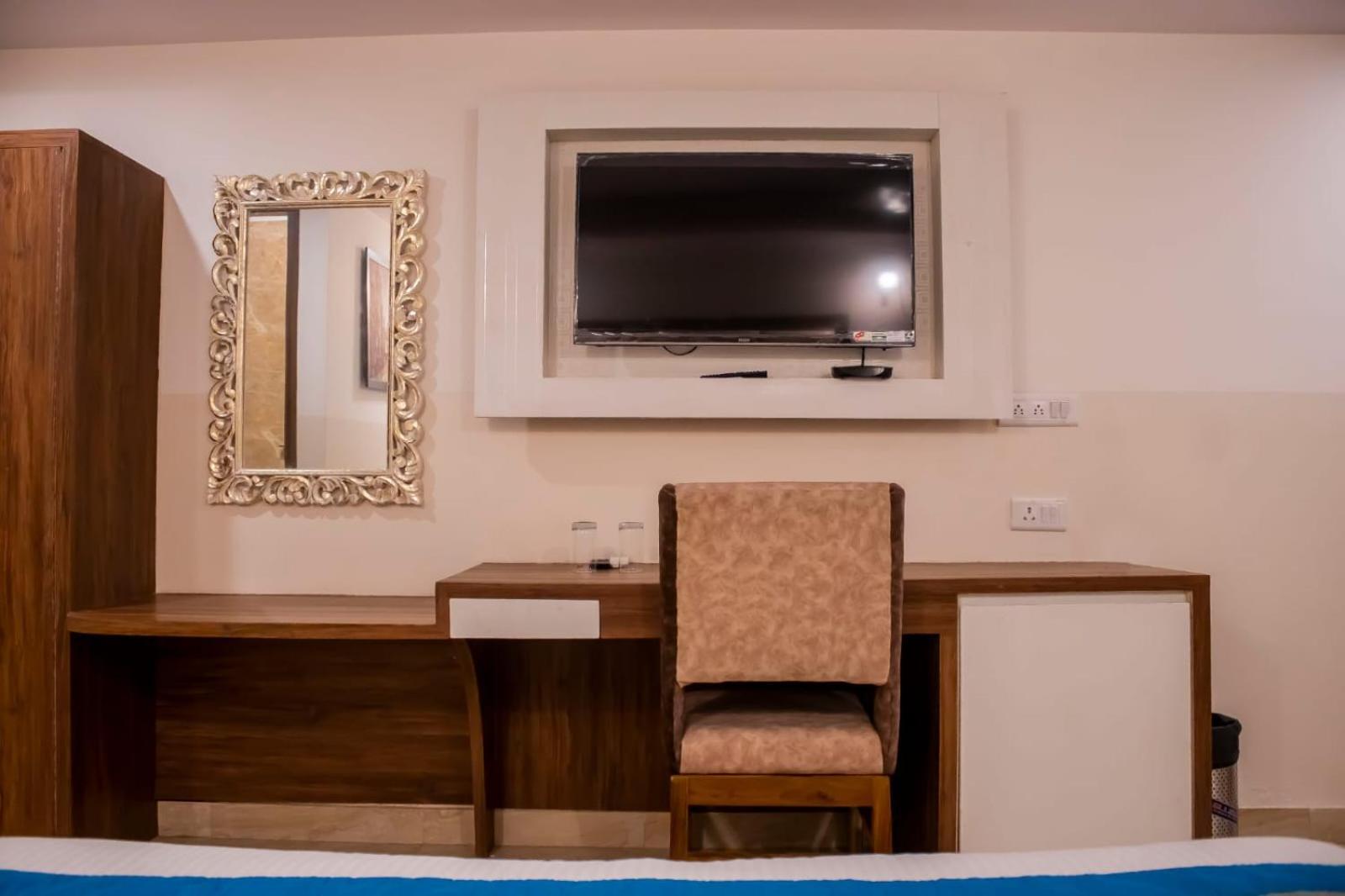 Hotel Airport City Нью-Делі Екстер'єр фото