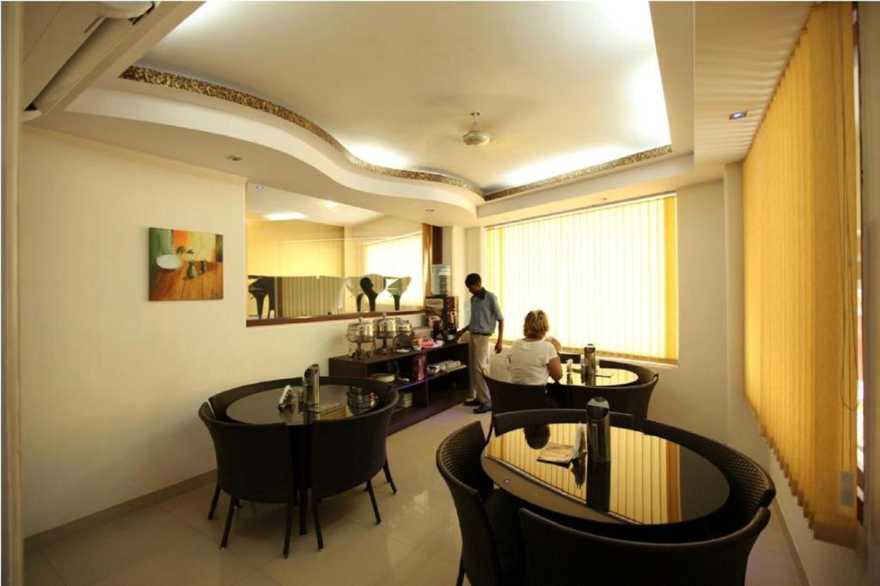 Hotel Airport City Нью-Делі Екстер'єр фото
